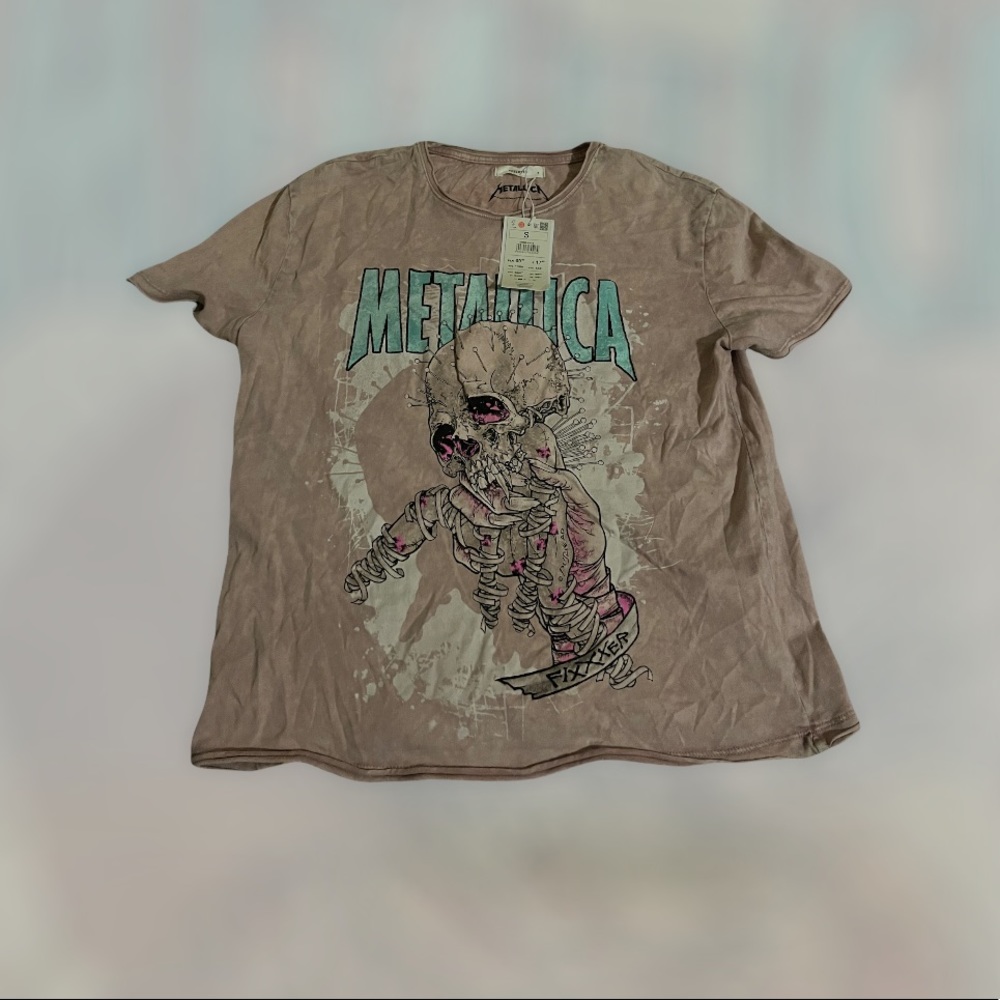 Dusty rose Metallica top!